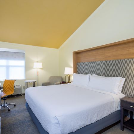 Holiday Inn Cape Cod - Hyannis By Ihg Bagian luar foto