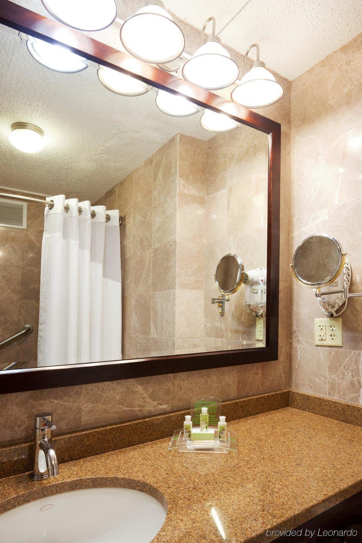 Holiday Inn Cape Cod - Hyannis By Ihg Ruang foto