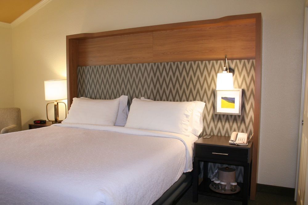 Holiday Inn Cape Cod - Hyannis By Ihg Bagian luar foto